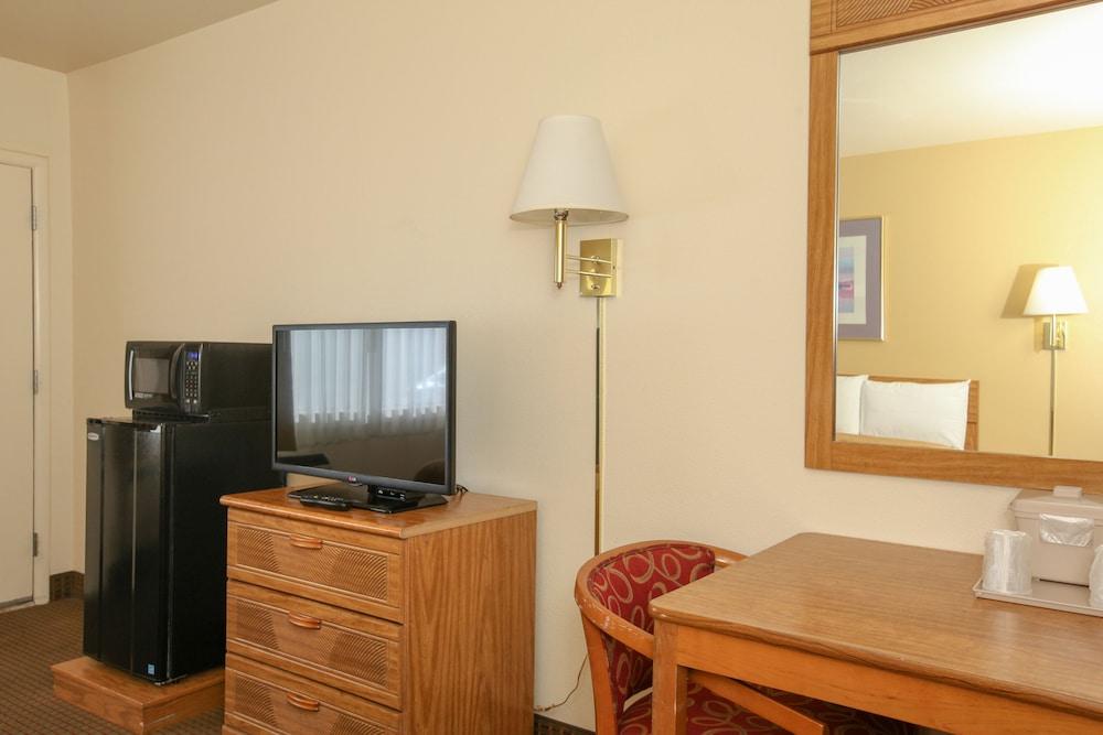 Highland Country Inn photo 22