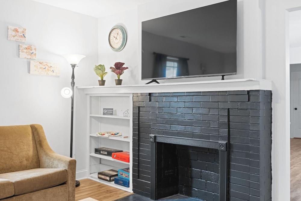 Trendy at Hoyt Two Homes photo 29
