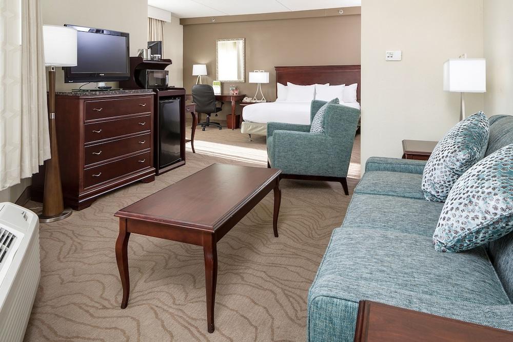 DoubleTree by Hilton Boston - Milford photo 13