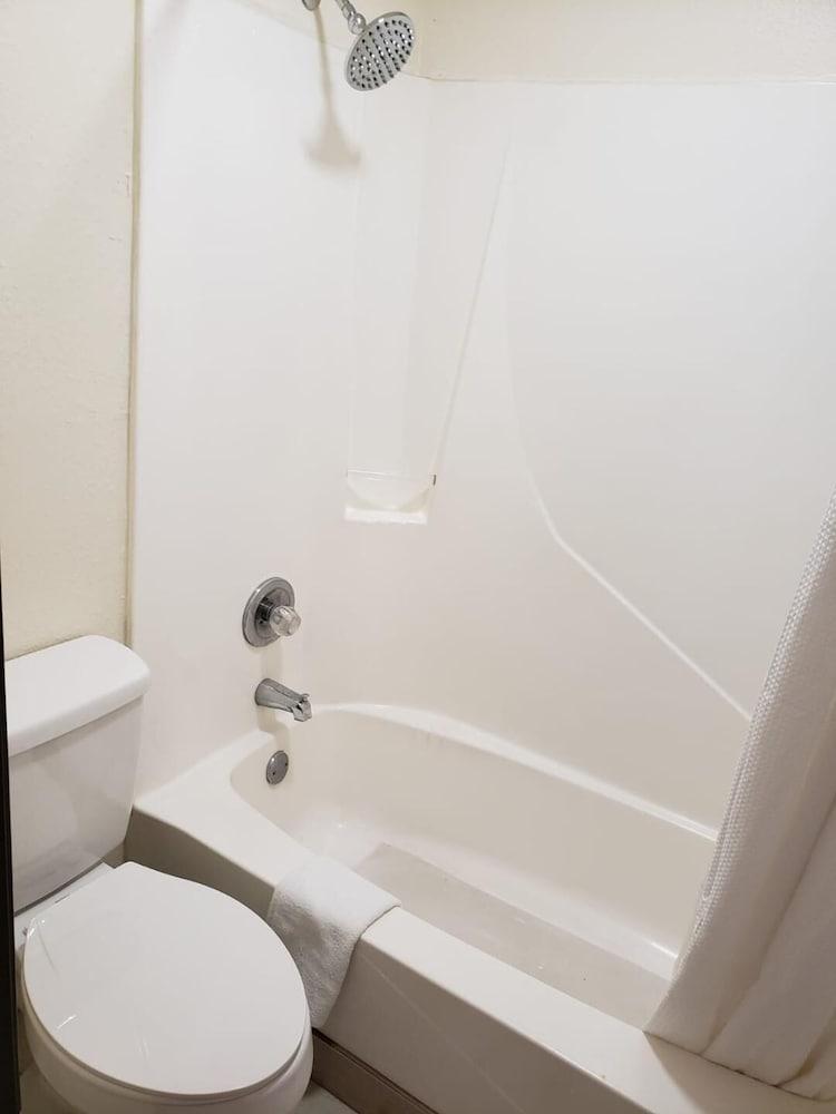 Value Inn & Suites photo 15