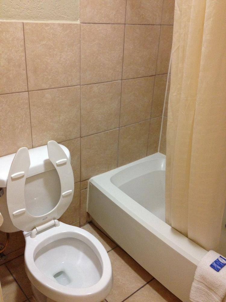 Economy Inn photo 4