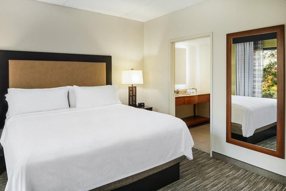 Holiday Inn Express & Suites Jacksonville SE- Med Ctr Area by IHG photo 12