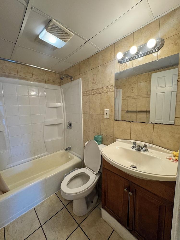 Skyview Manor Motel photo 24