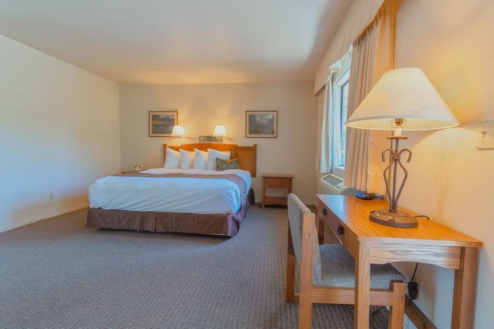 Mariposa Lodge photo 12