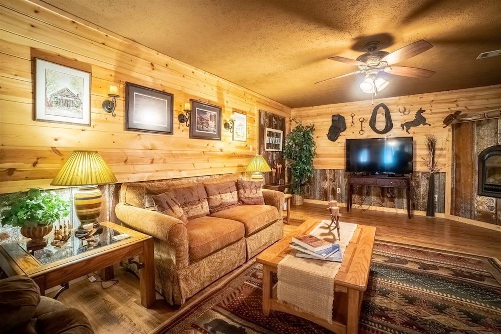 Nacoochee Valley Lodge photo 7