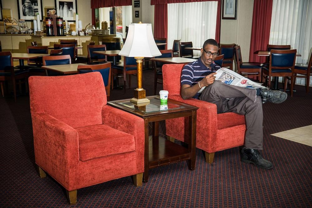 Hampton Inn Lexington/Georgetown photo 19