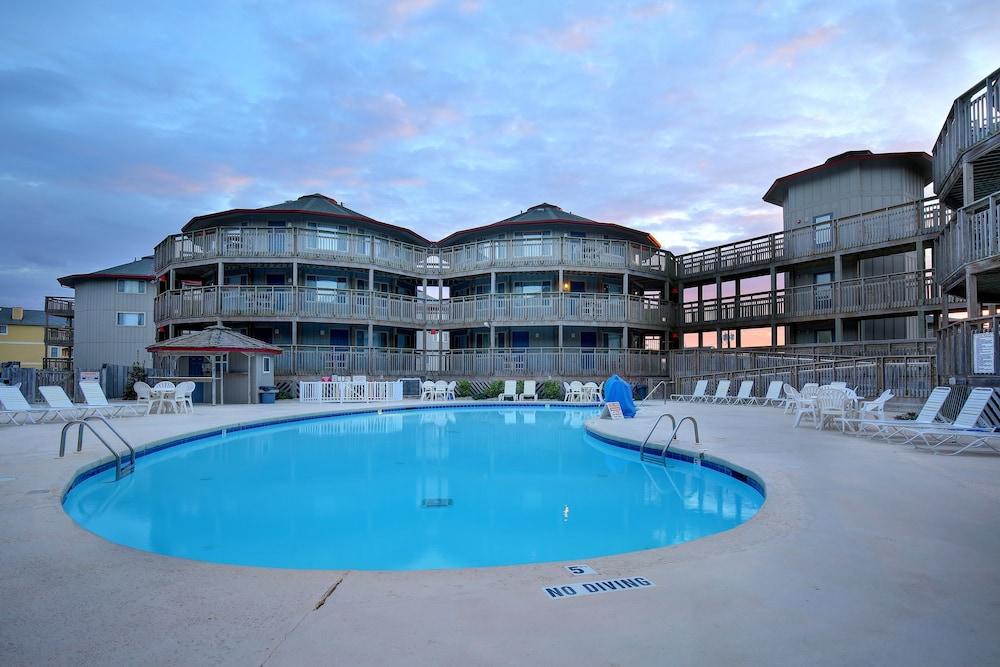 Outer Banks Beach Club photo 40