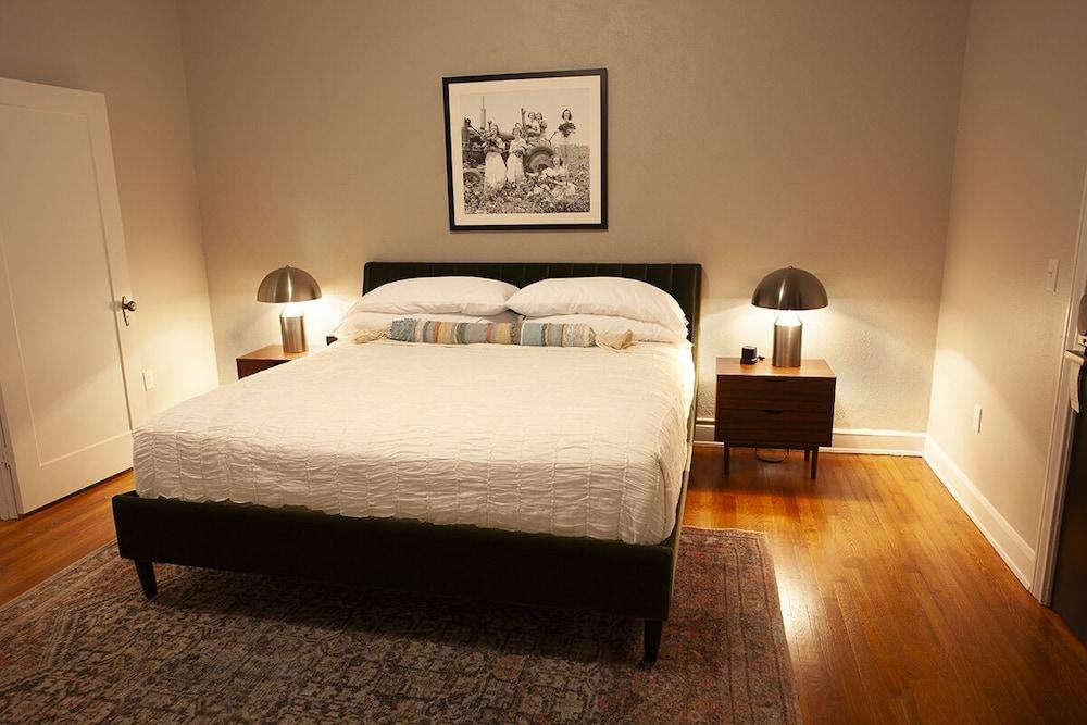 Greyhound Inn photo 5