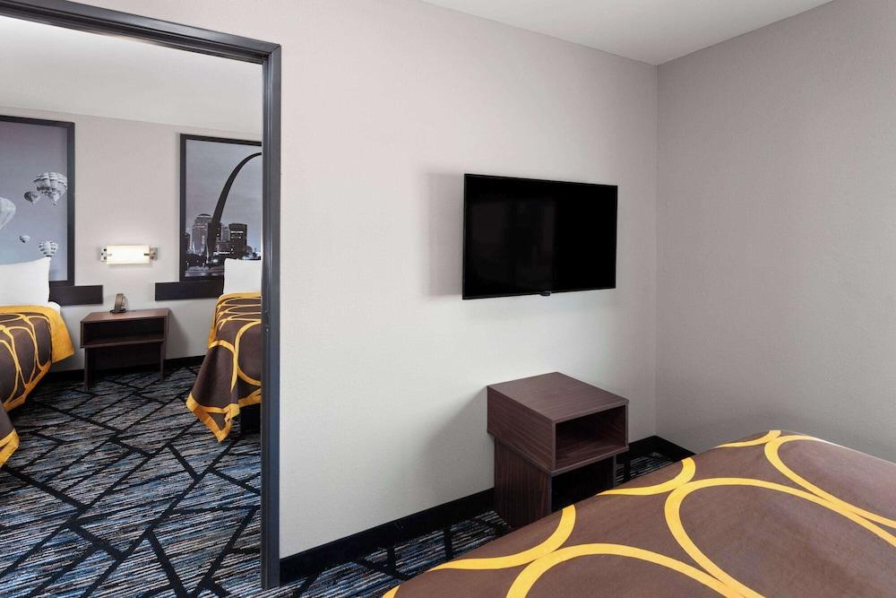 Super 8 by Wyndham Olney photo 17