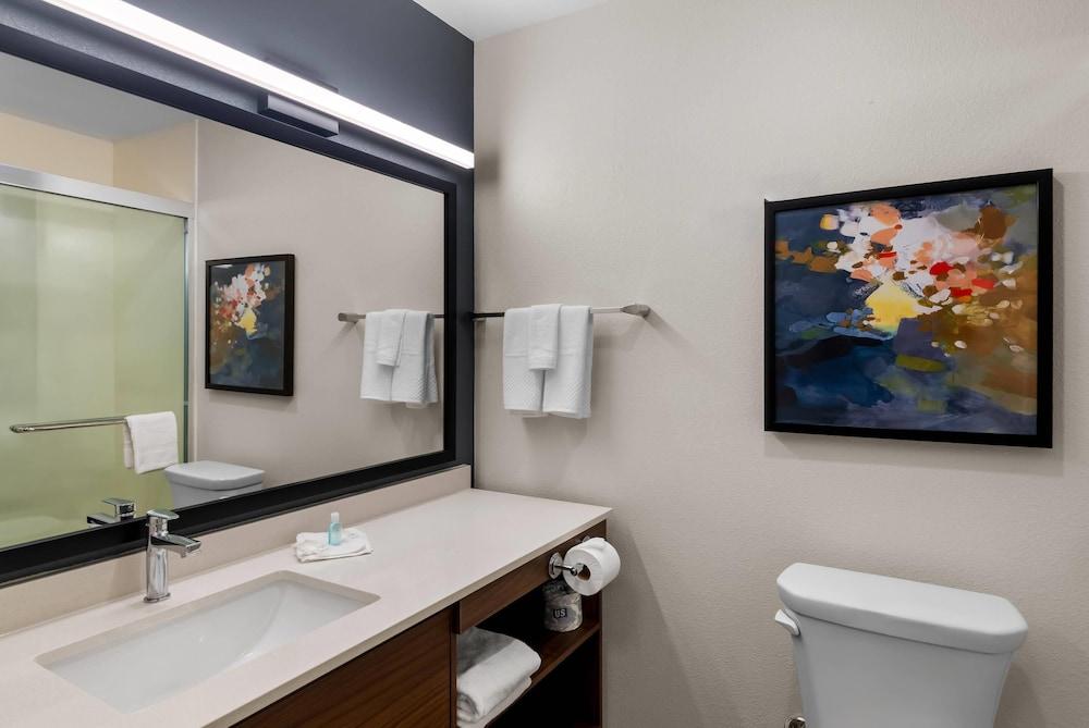 Everhome Suites Bastrop photo 11