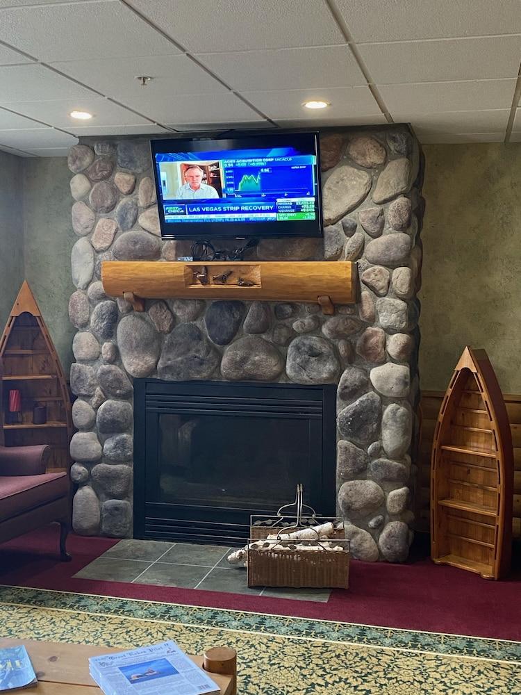 Hometown Inn photo 15