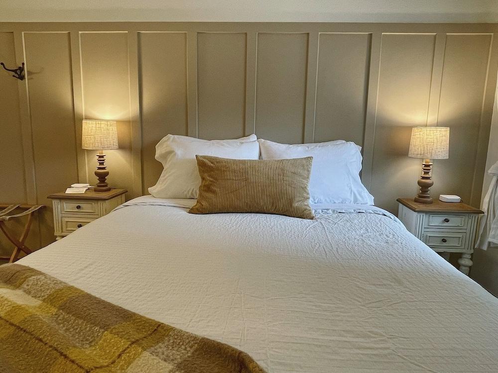 Emerald Valley Inn photo 32