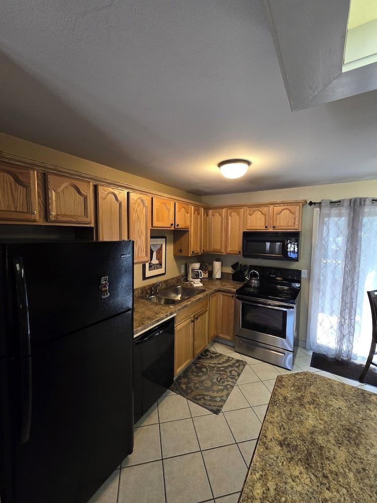 Chateau Rouge Condominiums photo 69