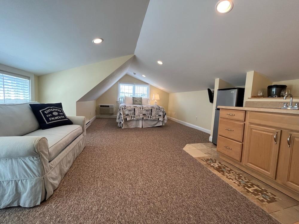 Beach Breeze Inn photo 8