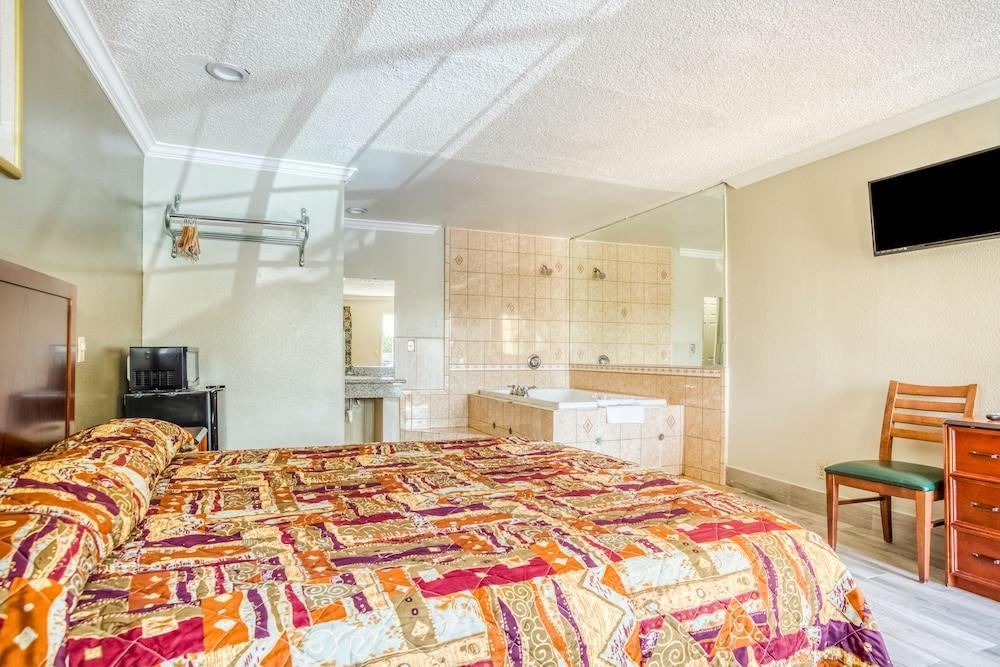 Passport Inn Whittier photo 8