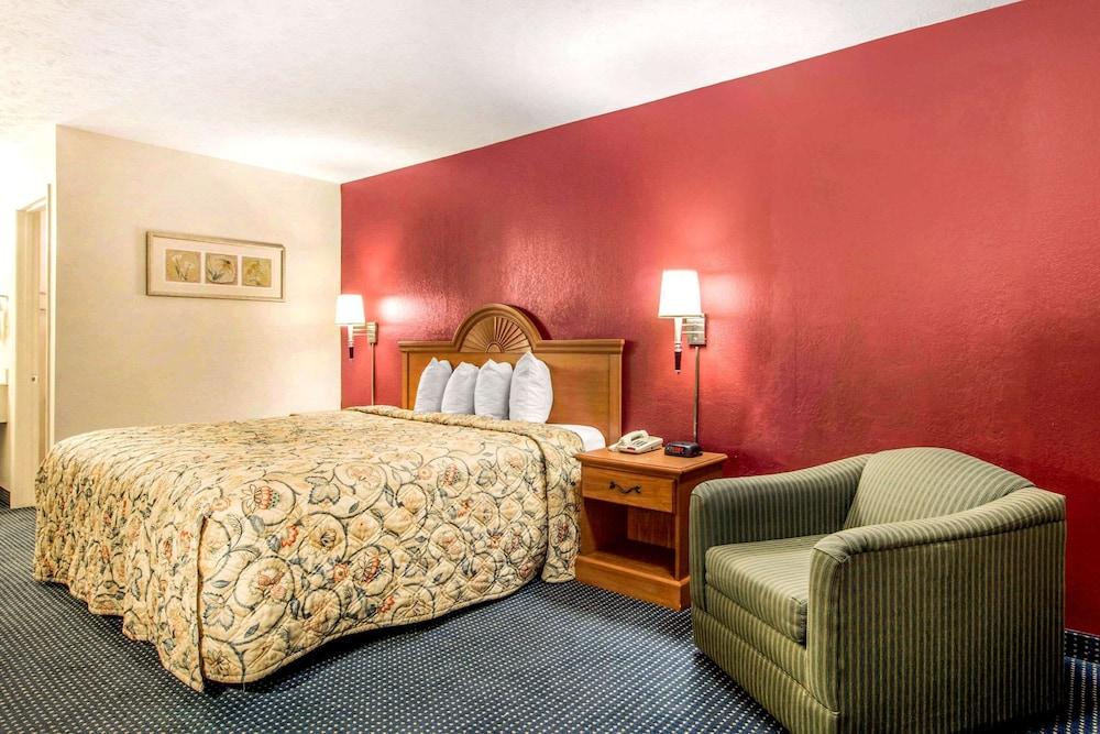 Rodeway Inn La Grange East photo 20