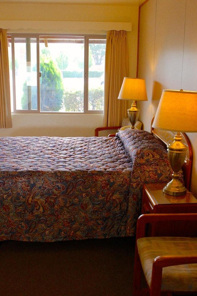 Melody Ranch Motel photo 18