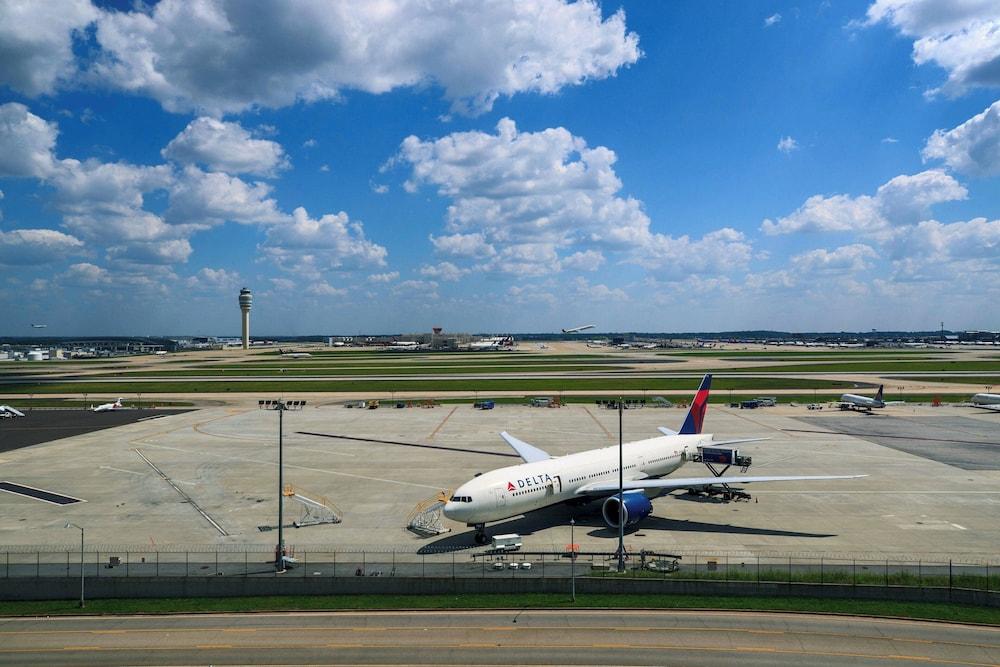 Renaissance Concourse Atlanta Airport Hotel photo 14