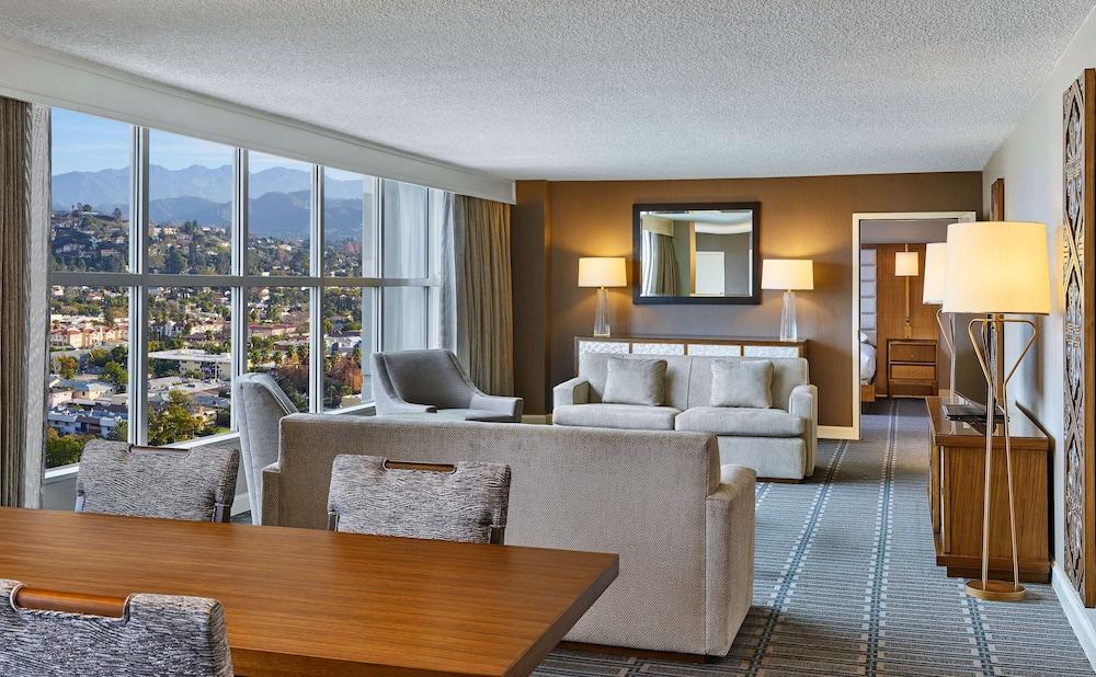 Hilton Los Angeles North/Glendale photo 12