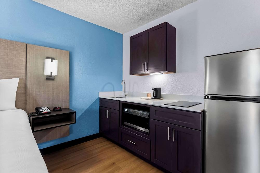 Suburban Studios Cordele I-75 photo 12