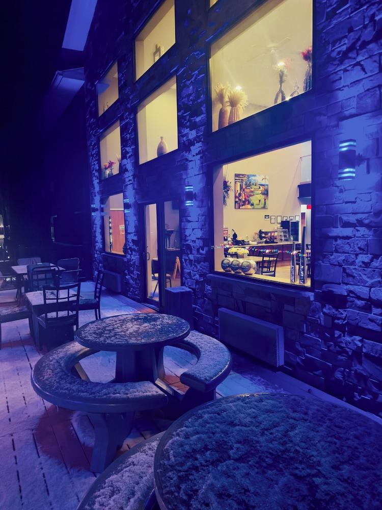 Qube Hotel photo 45