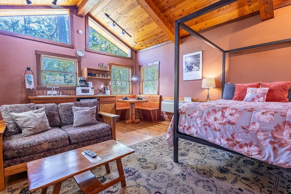 Ruidoso Lodge Cabins photo 38