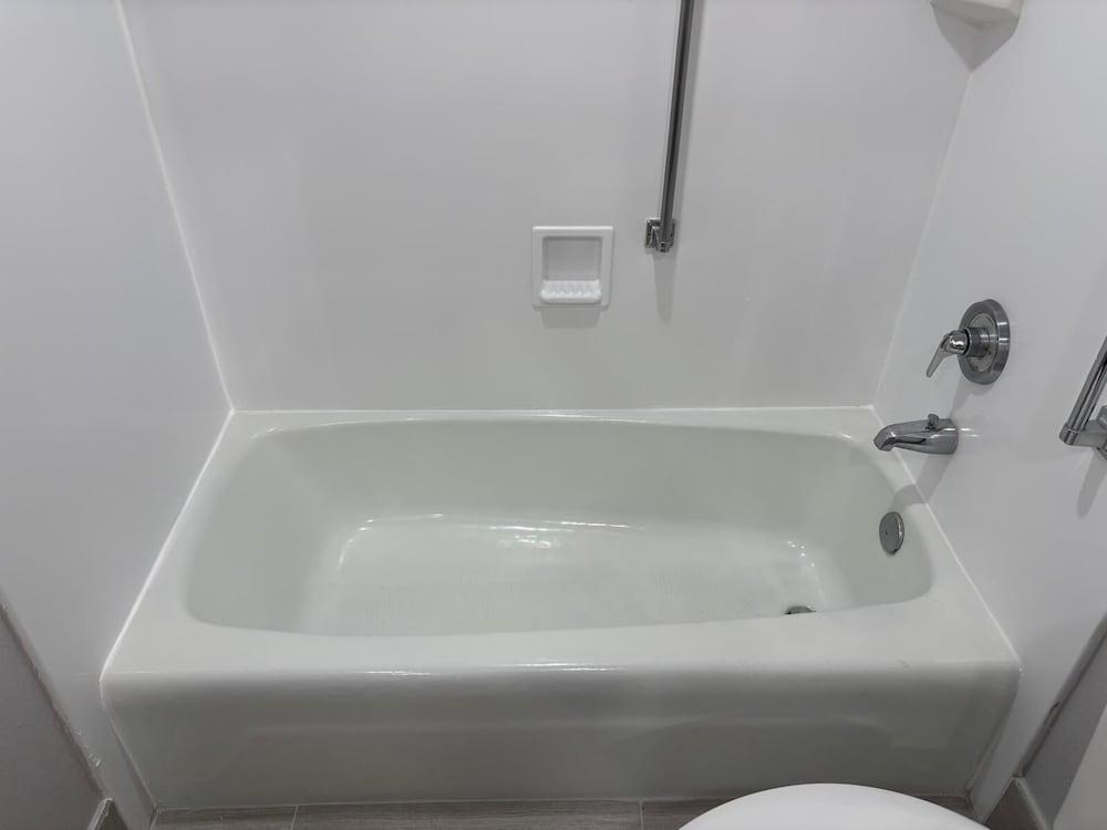 Baymont By Wyndham Williamsburg I-64 photo 16