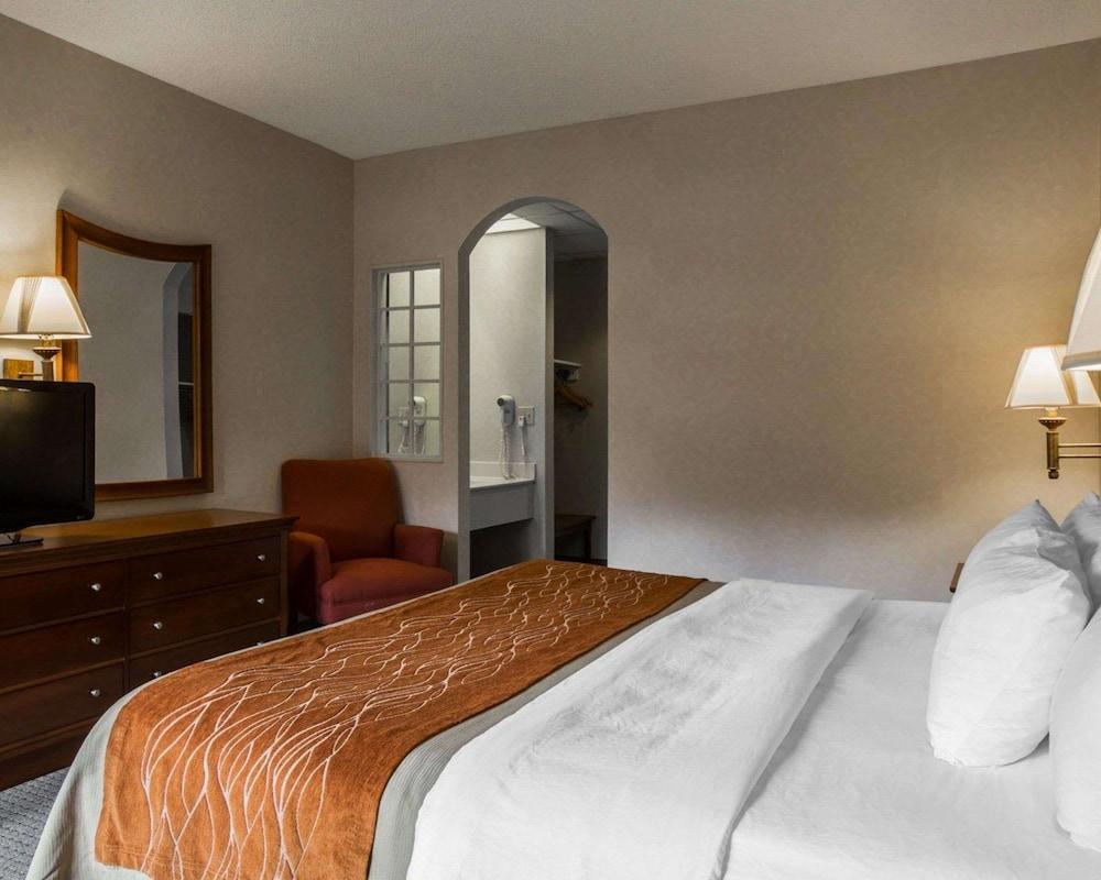 Rodeway Inn & Suites Cherokee On the River photo 12