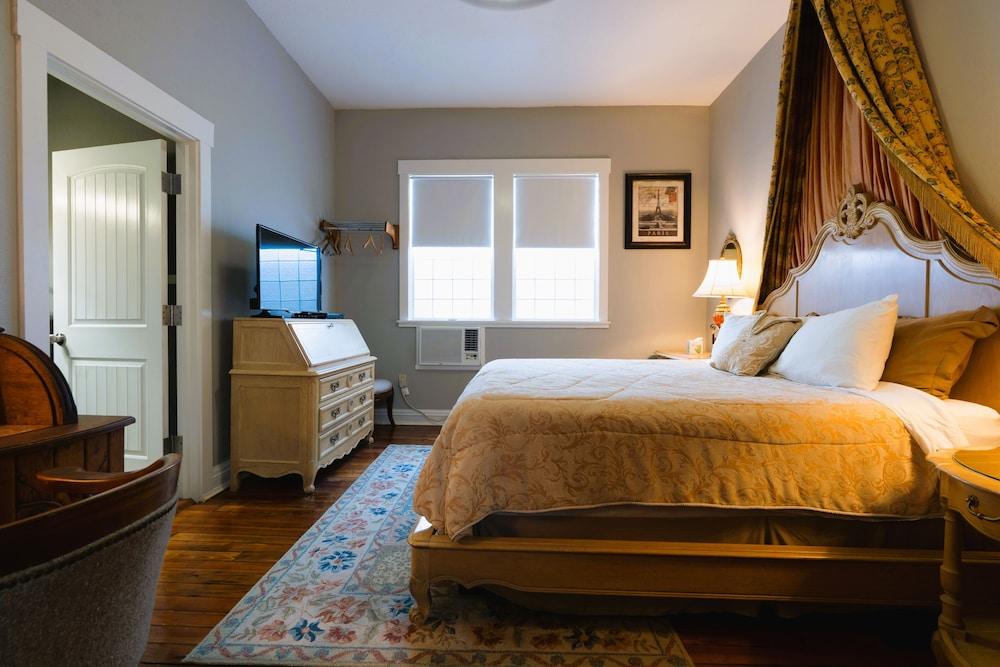 Oak Tree Hotel photo 42