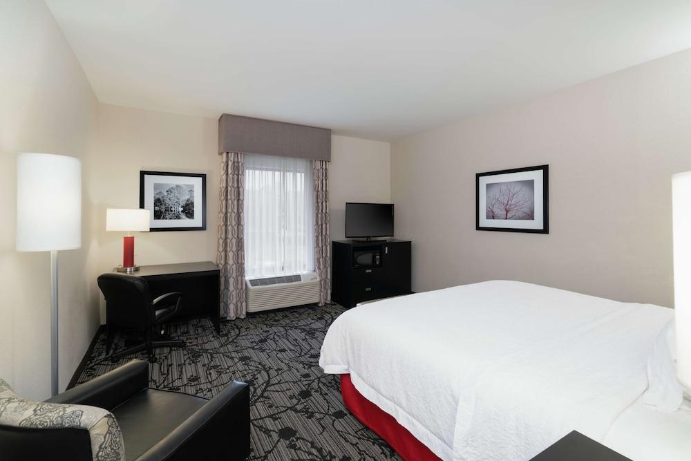 Hampton Inn & Suites Roanoke Airport photo 16