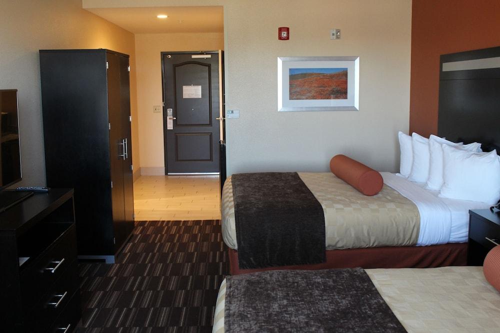 Wyndham Garden Lancaster CA photo 17