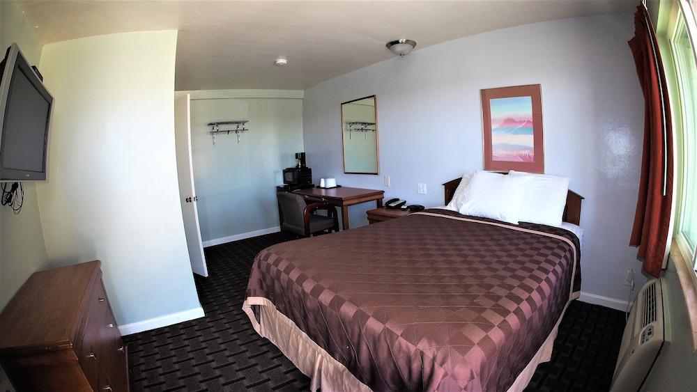 Country Manor Motel Watkins photo 34