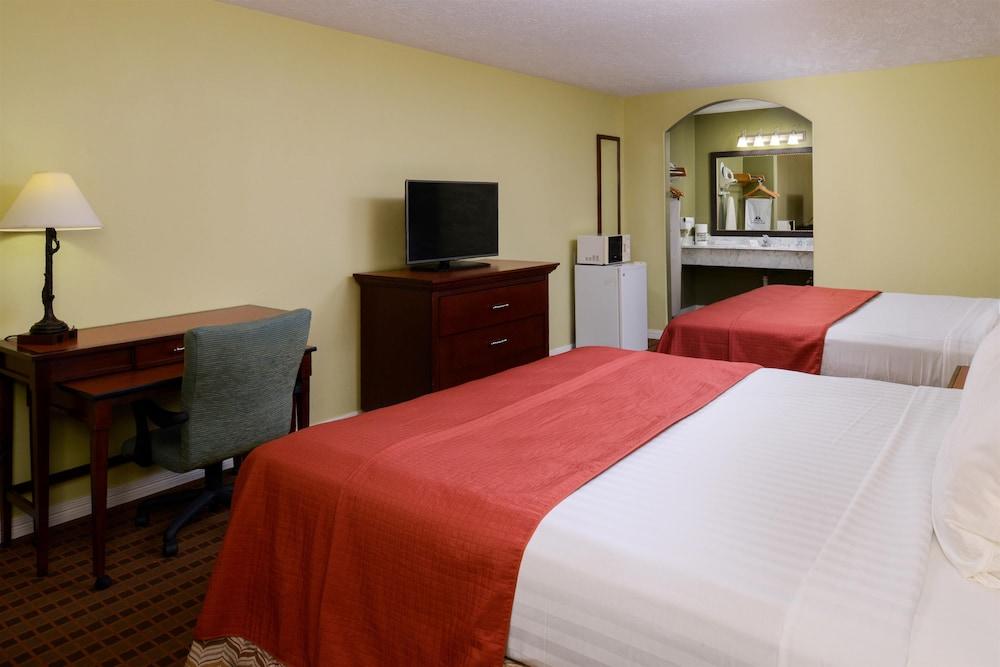 Americas Best Value Inn & Suites Waller Prairie View photo 8