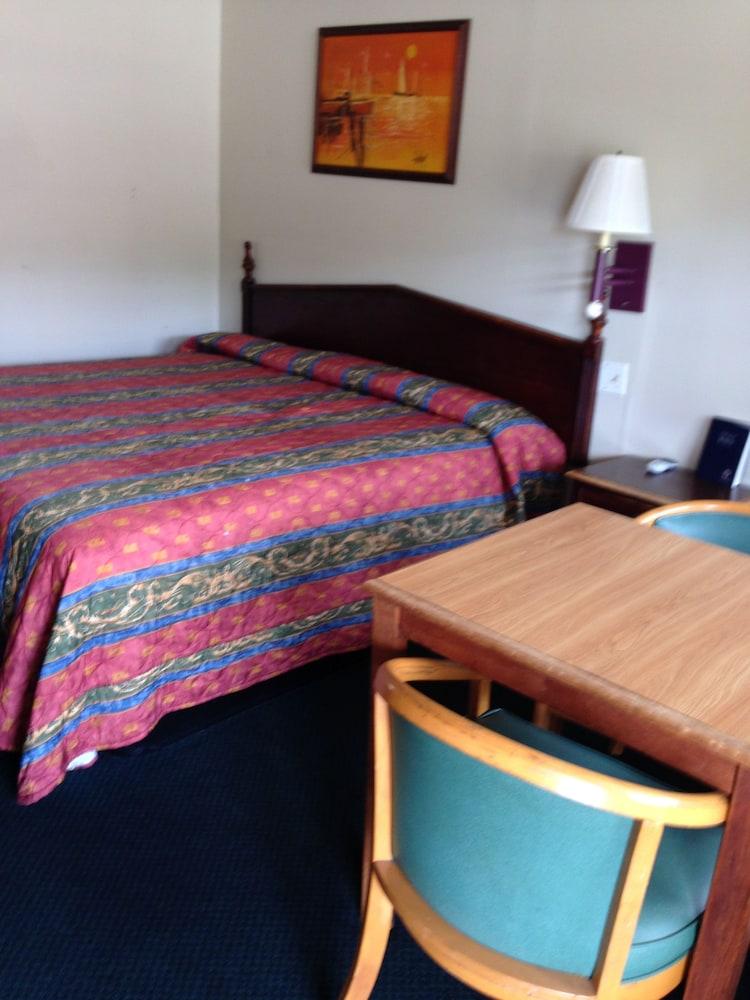Royal Inn photo 9