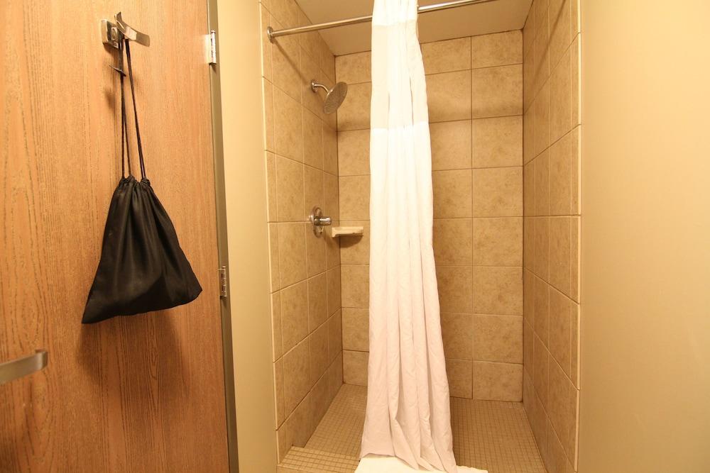 Casper C'mon Inn Hotel & Suites photo 38