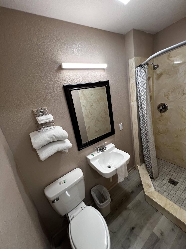 The 409 Bolivar Beach Hotel photo 1