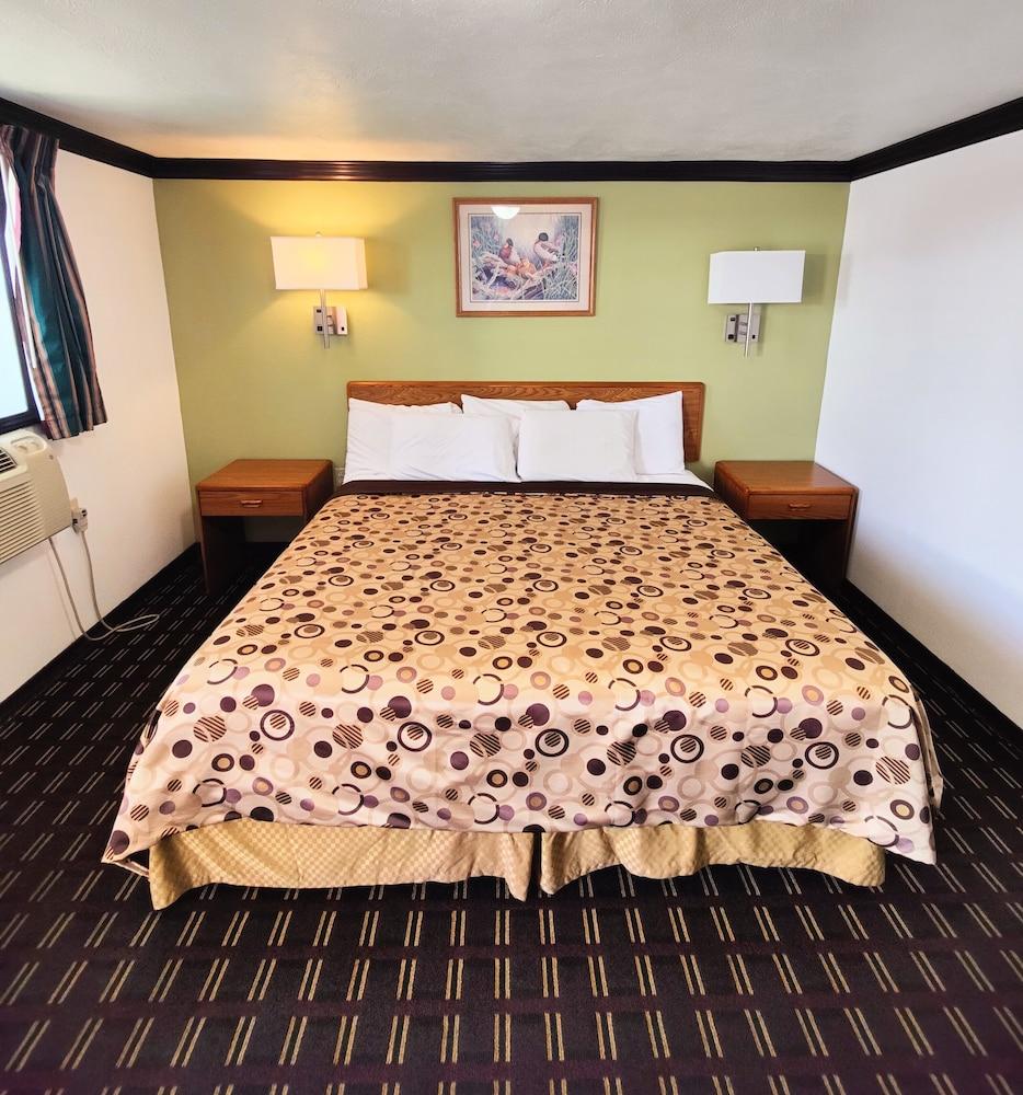 Desert Inn photo 14