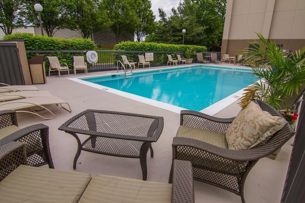 Hampton Inn Winchester-University/Mall Area photo 23
