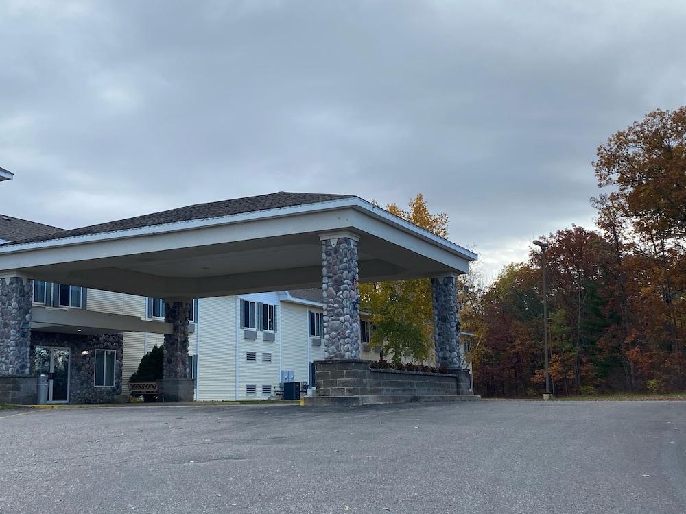 Hometown Inn photo 16