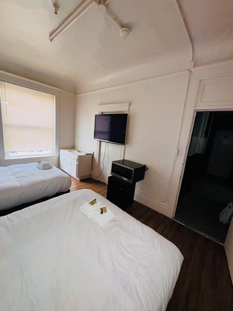 Riviera hotel photo 12