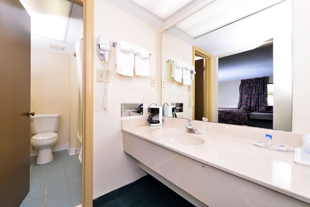 Americas Best Value Inn Bishopville photo 20