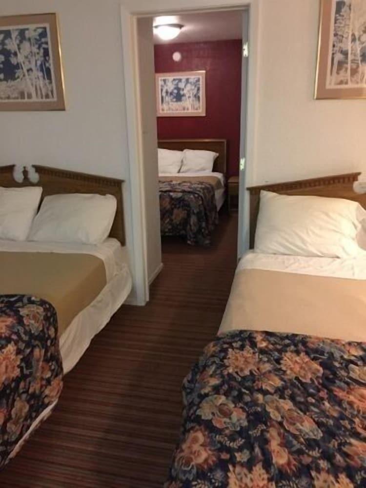 Ranch House Inn and Suites photo 2