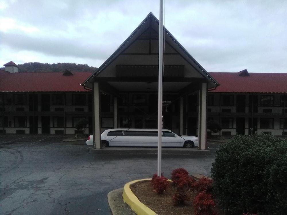 Ameriview Inn and Suites photo 1