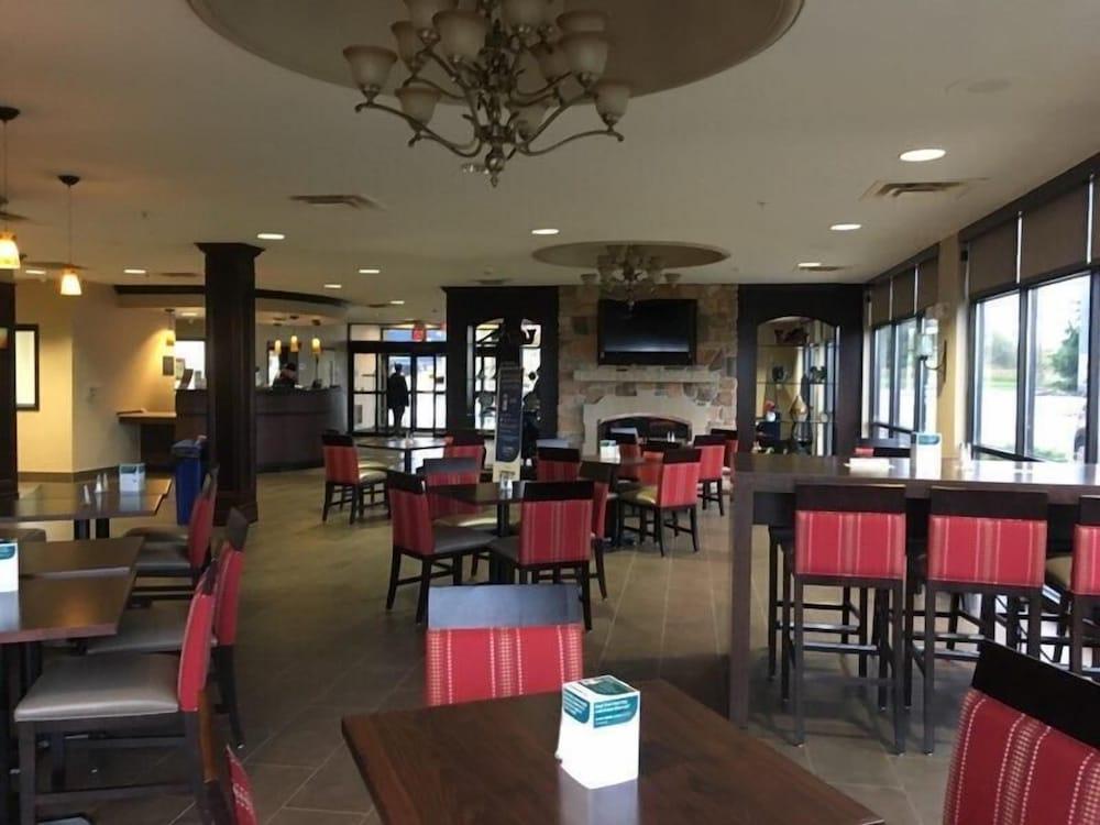 Comfort Suites Edinboro photo 34