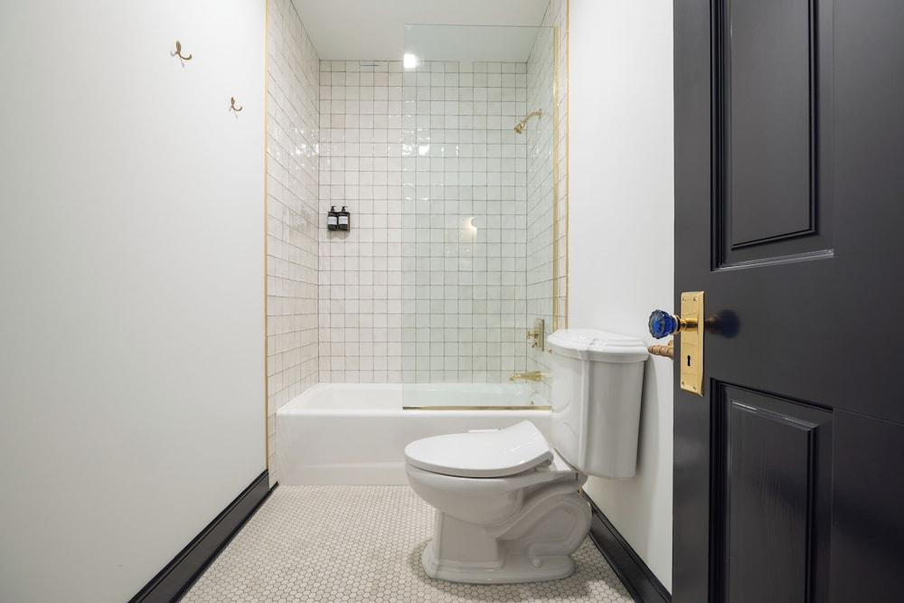 Hotel Hardware photo 5