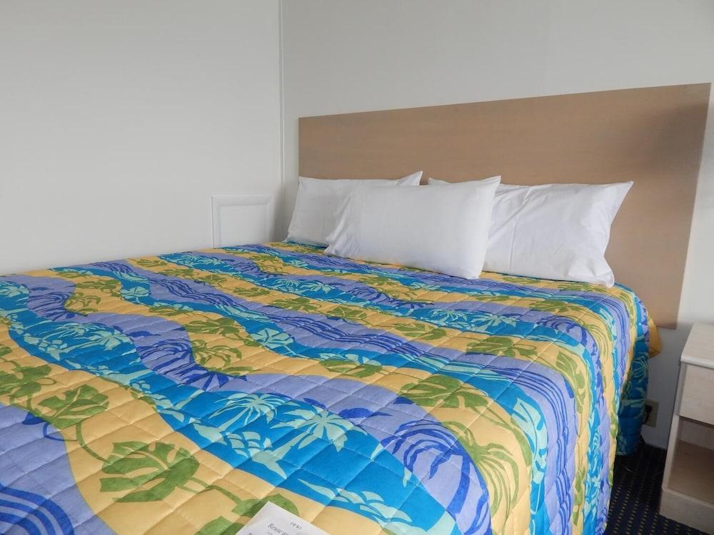 Thunderbird Beach Motel photo 30