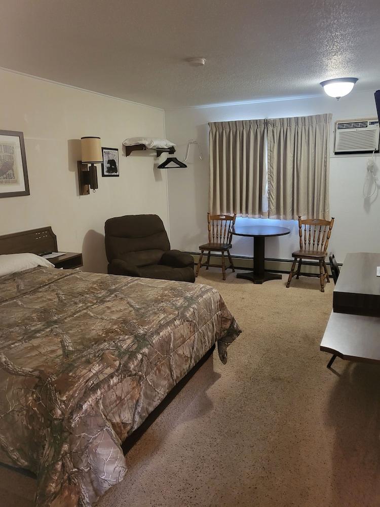 Hotel O The Kings Inn Culberston MT HWY 2 photo 23