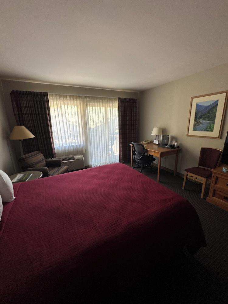 Salmon Rapids Lodge photo 51