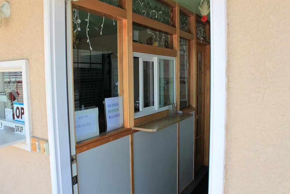 Adobe Inn Motel photo 3