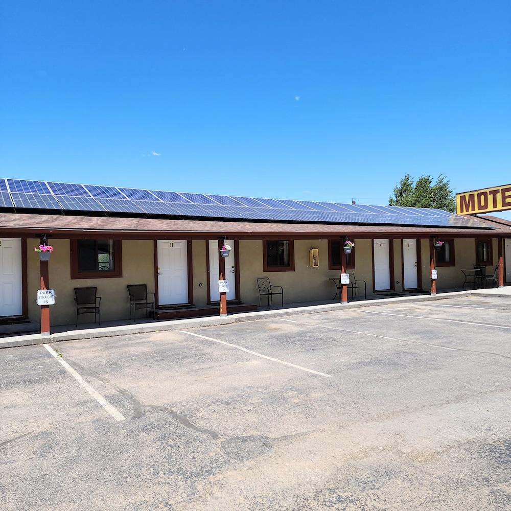 Canyon Motel photo 65